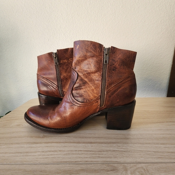 Free Bird by Steven Salt side zip ankle boot, Size 9 - Picture 7 of 15